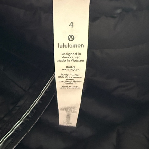 Lululemon Black Puffer Vest - Picture 5 of 7